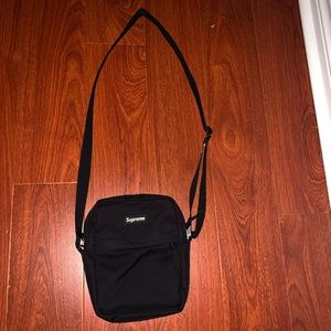 SS18 SUPREME SHOULDER BAG